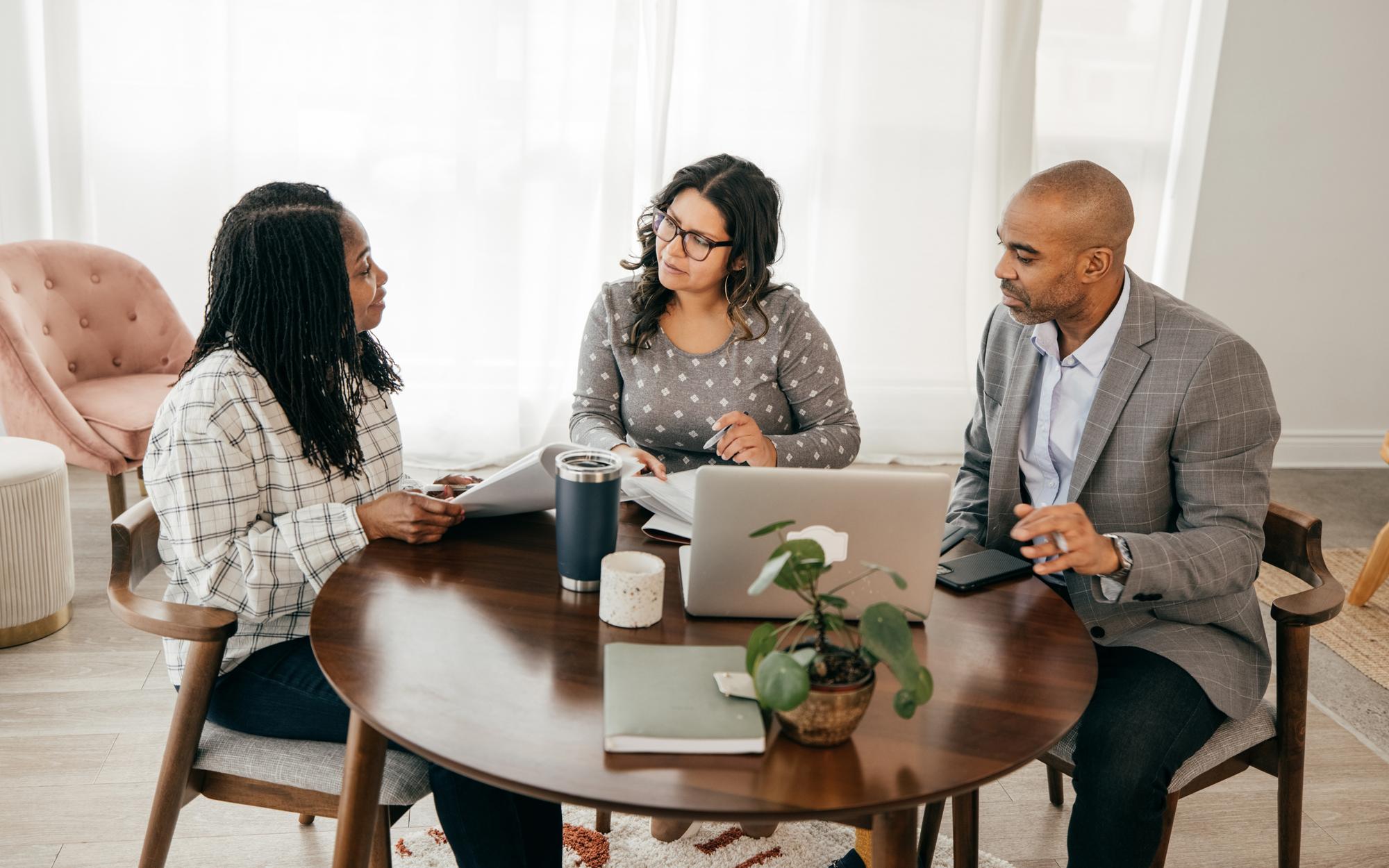 Experienced lawyers offering contract drafting and dispute resolution
